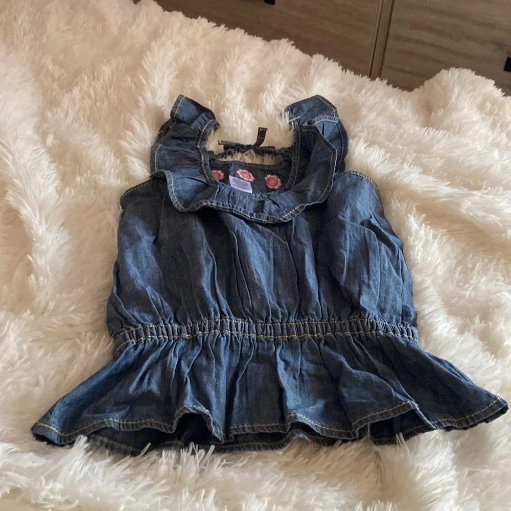 Girls adorable blue jean top!